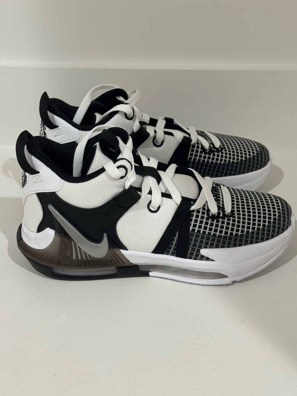 LEBRON WITNESS VII (GS) Nike (new)